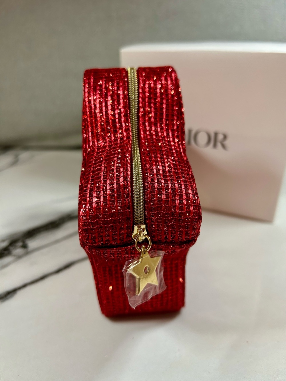 Dior Red Star Pouch 2026 Limited + Oud Ispahan, Gris Dior, Sauvage samples - Picture 4 of 5